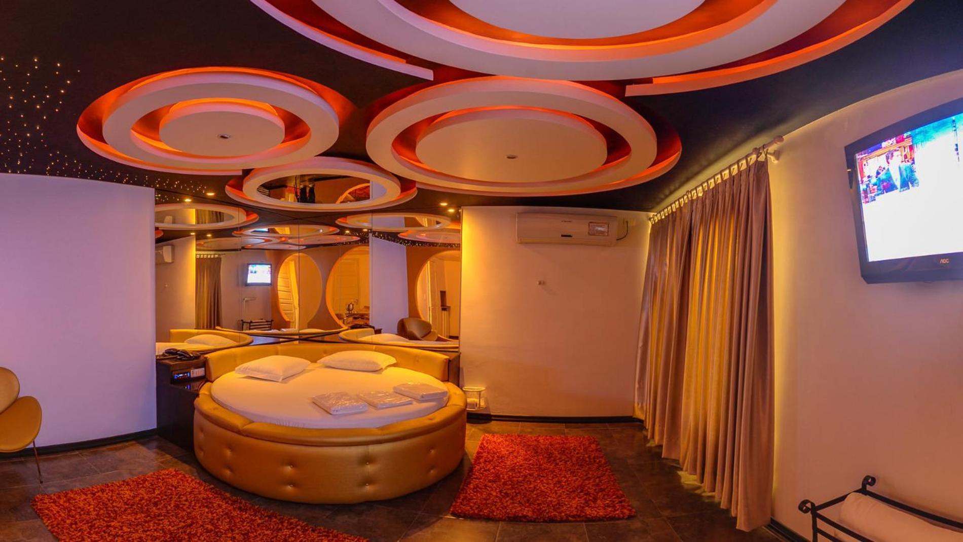 Motel Aquarius (Adults Only) Каксиас-До-Сул Екстериор снимка
