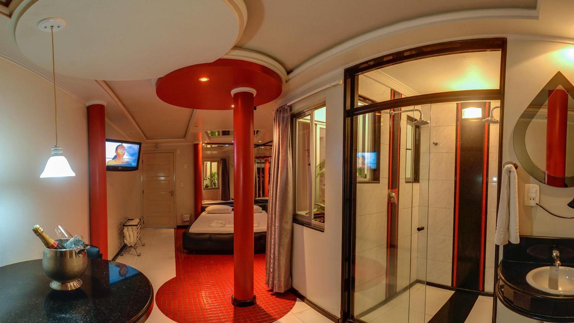 Motel Aquarius (Adults Only) Каксиас-До-Сул Екстериор снимка